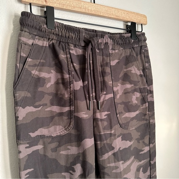ATHLETA farallon jogger in black olive camo - Picture 6 of 10